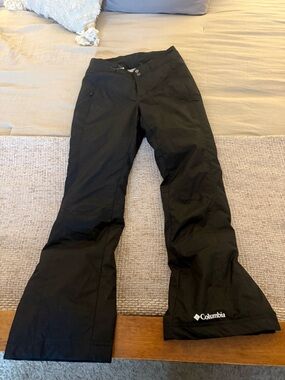 Columbia Black women’s Snow Pants - Waterproof Insulated Bottoms women’s xs